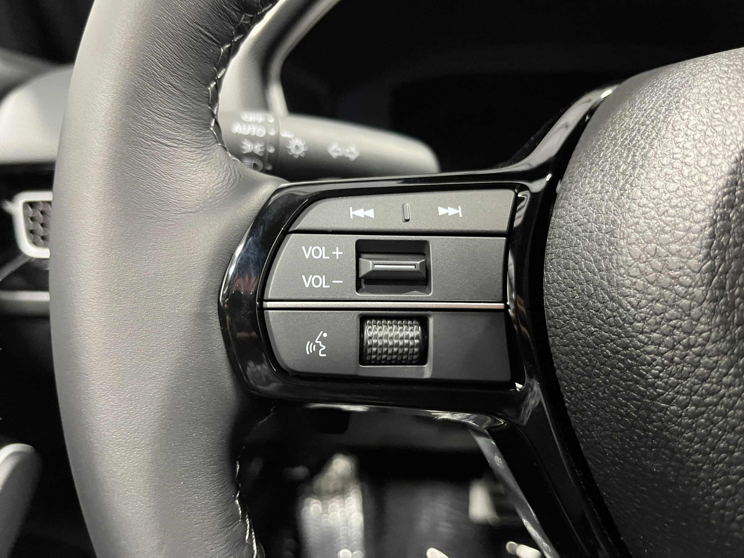 2025 Honda Civic Hatchback Sport Touring - Photo 16