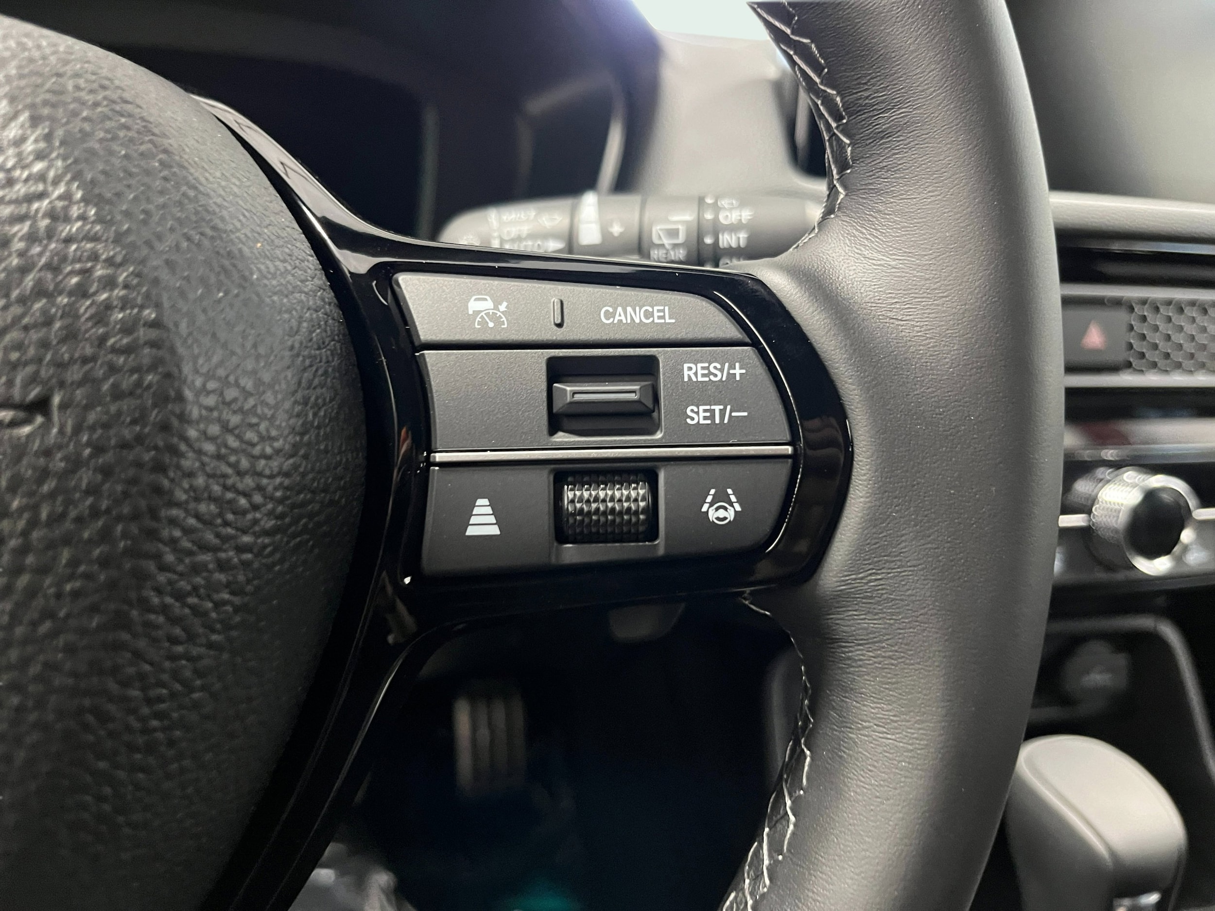 2025 Honda Civic Hatchback Sport Touring - Photo 17