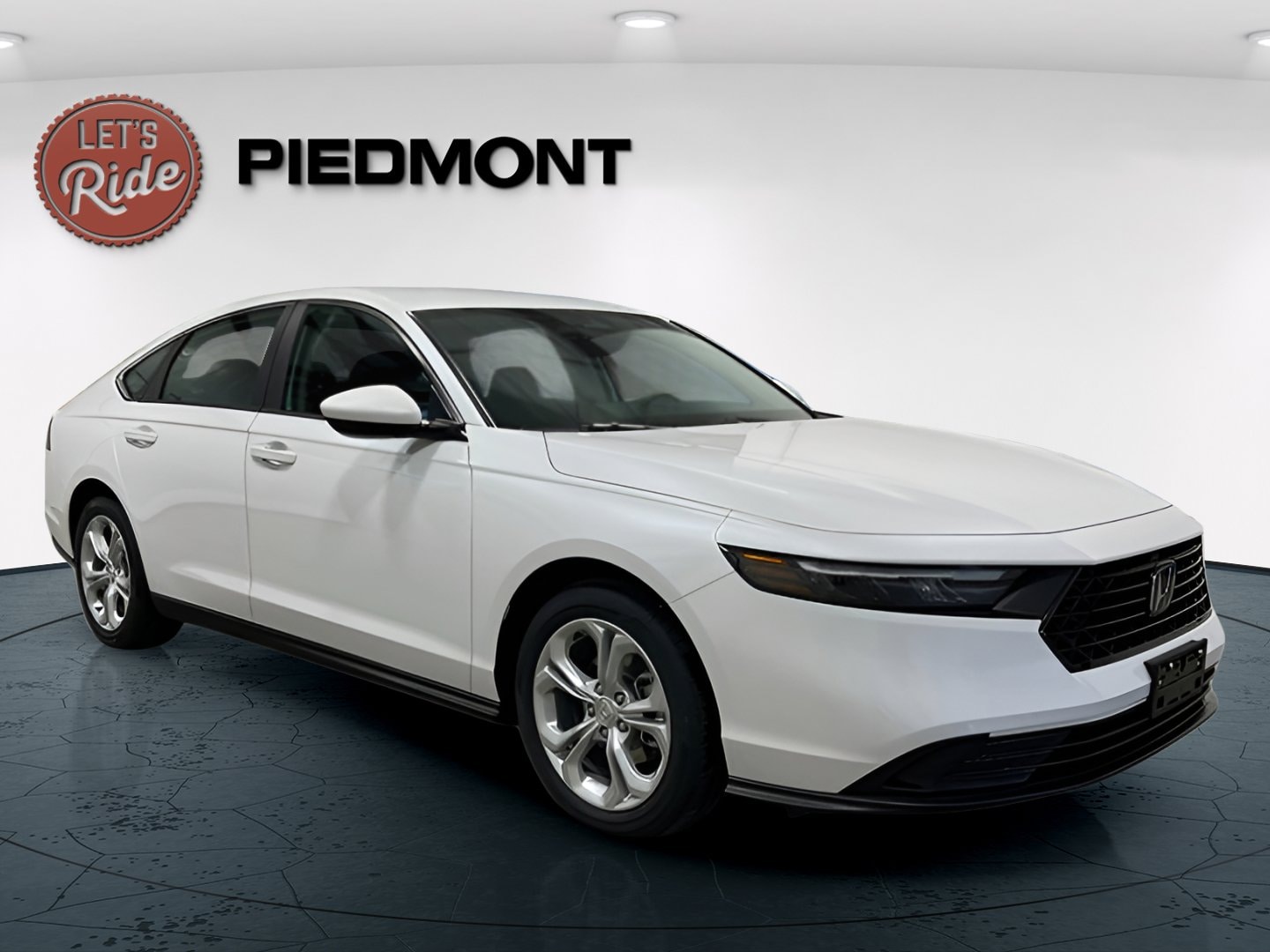 2025 Honda Accord LX's photo