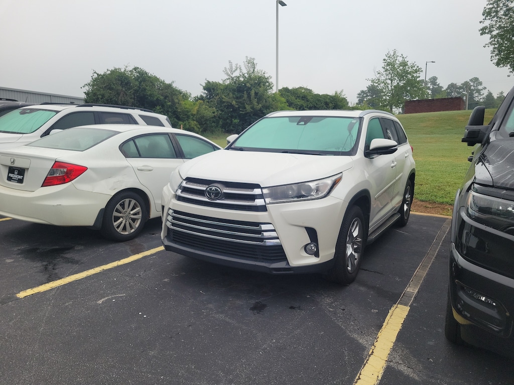Used 2017 Toyota Highlander Limited V6 AWD SUV