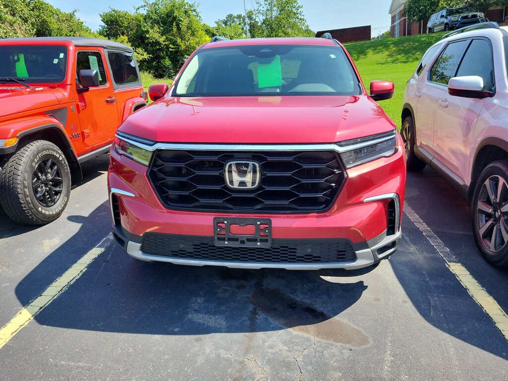 Used 2025 Honda Pilot Touring 2WD SUV