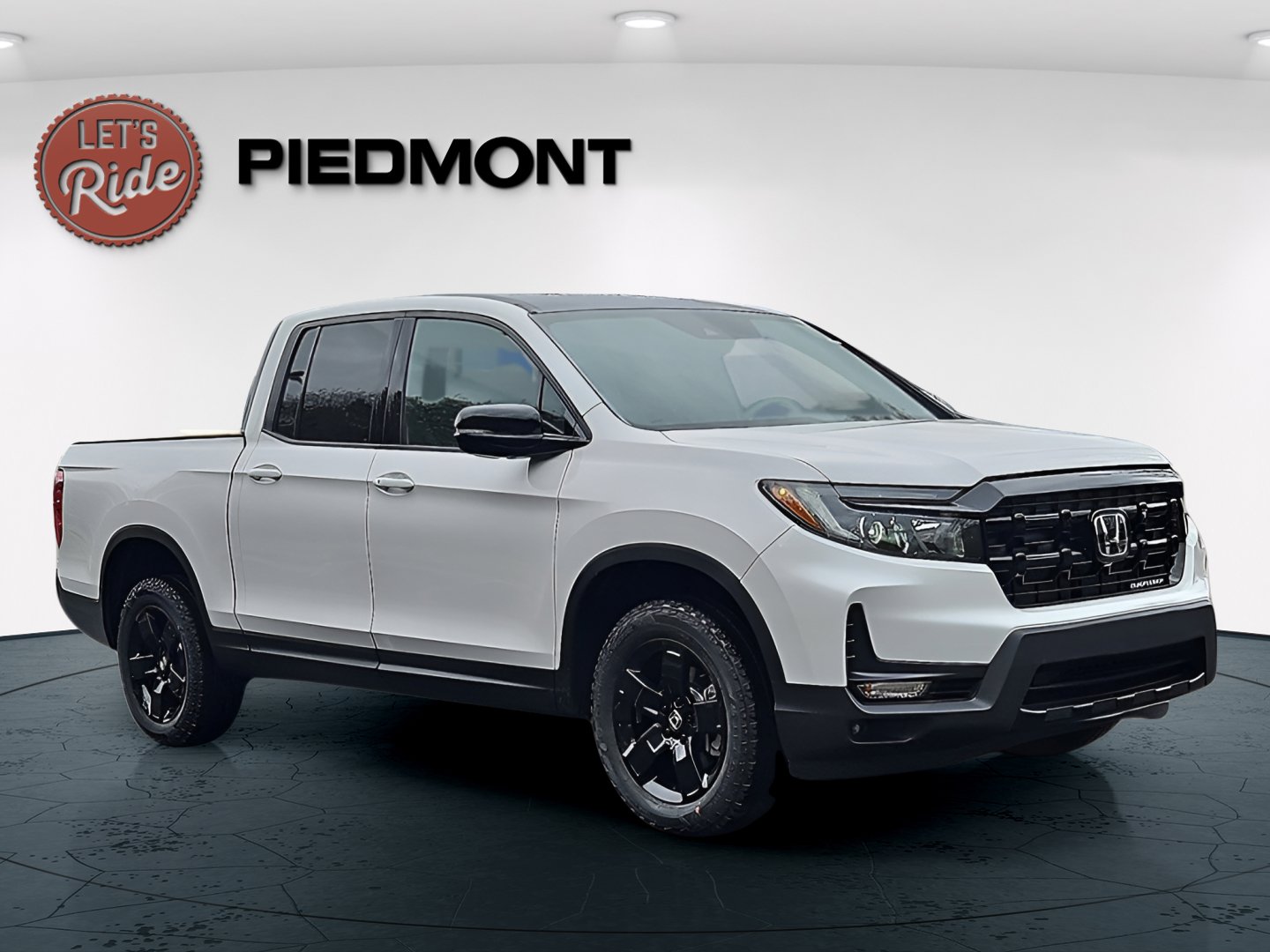 2026 Honda Ridgeline Black Edition 2-Tone's photo