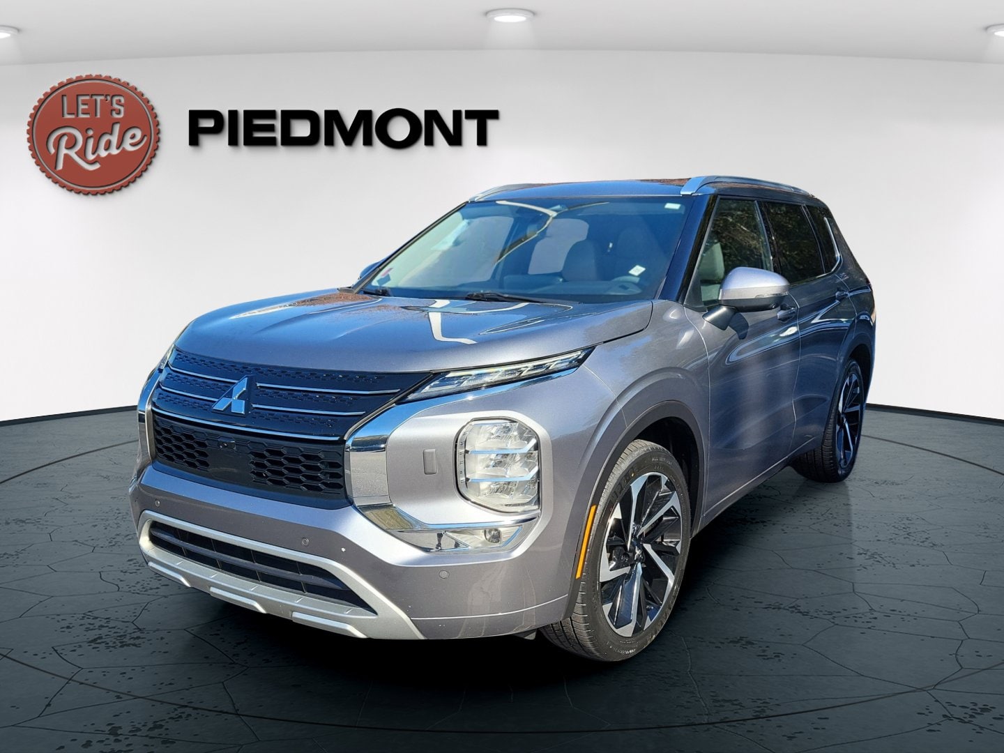 2022 Mitsubishi Outlander SEL Special Edition's photo