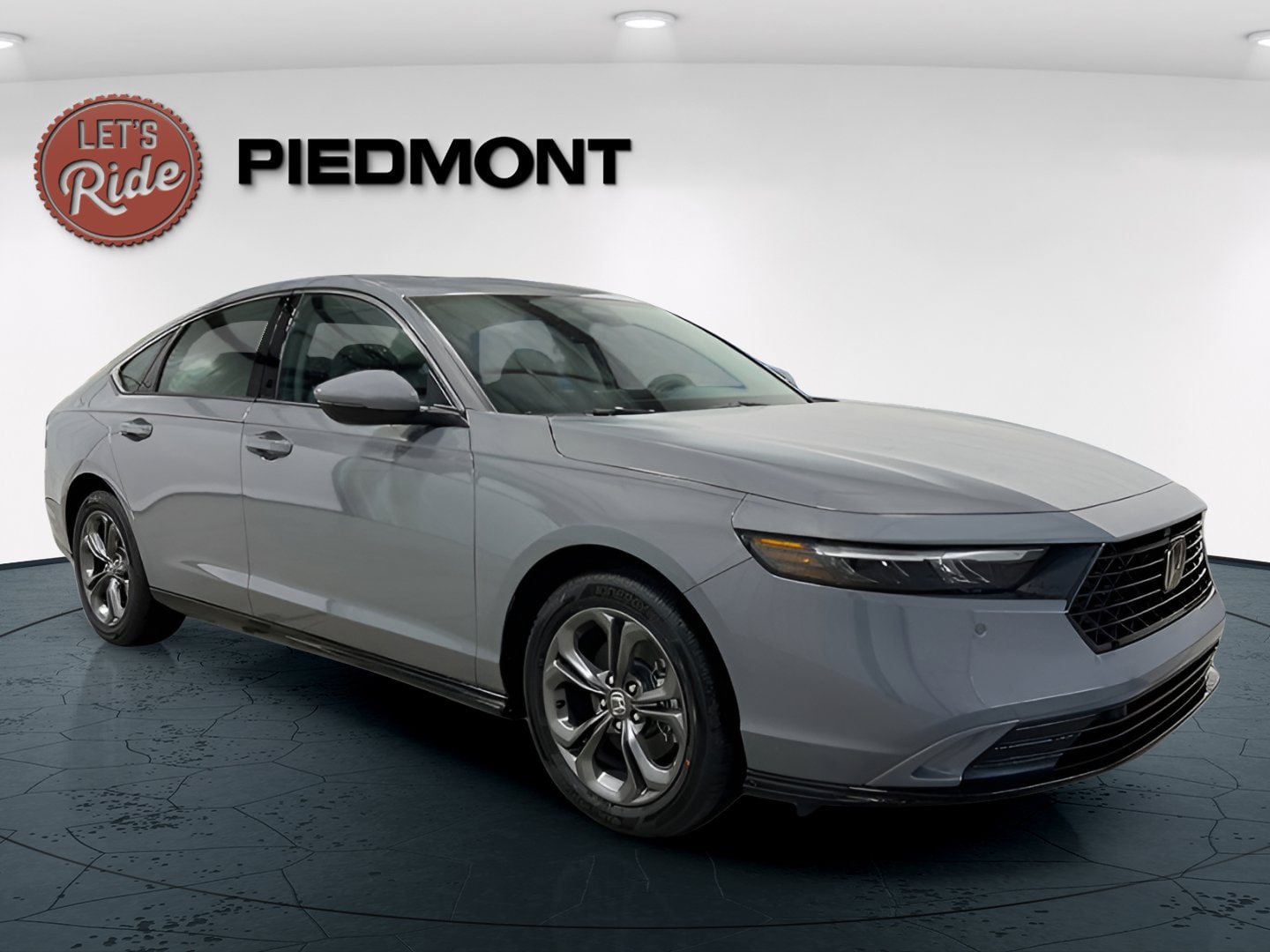 2025 Honda Accord Hybrid EX-L's photo