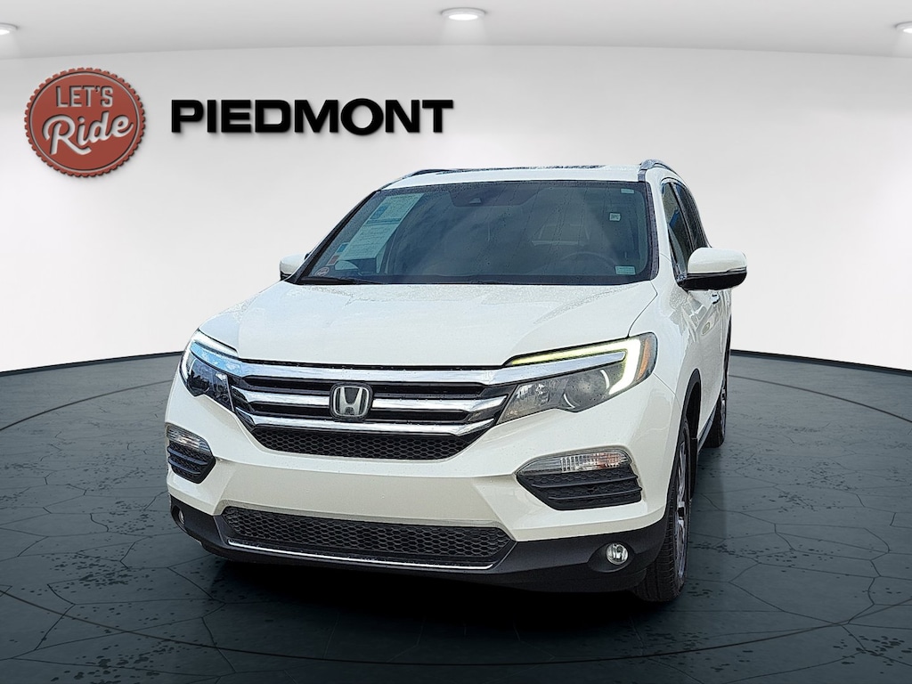 Used 2018 Honda Pilot Touring 2WD SUV