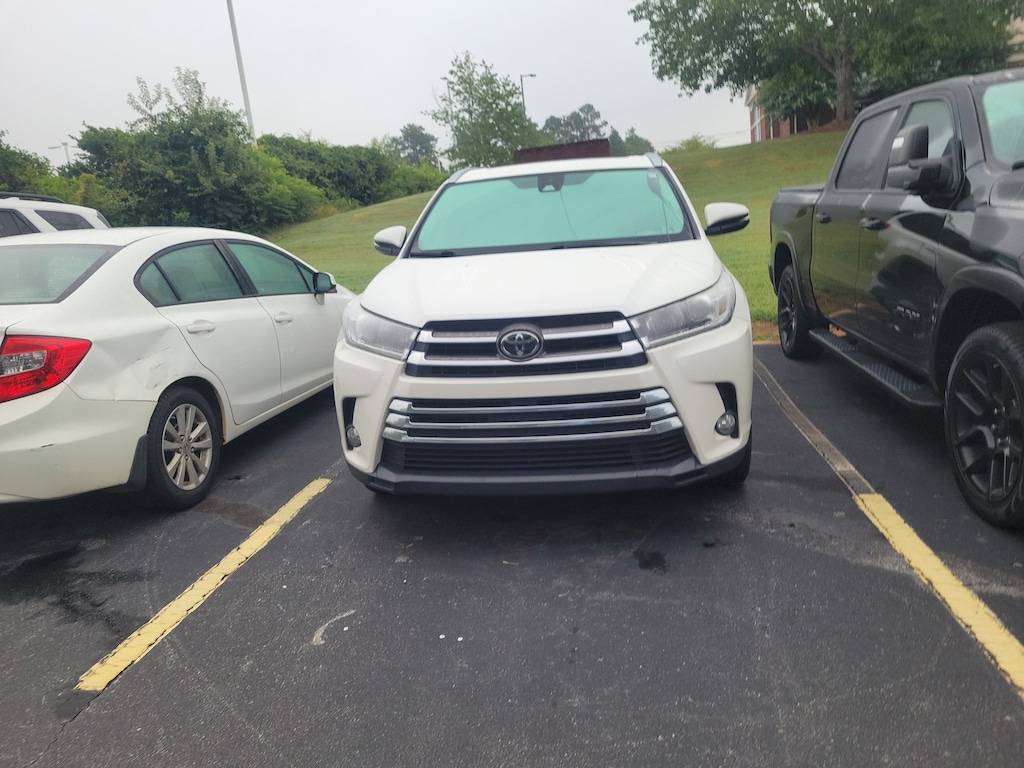 Used 2017 Toyota Highlander Limited V6 AWD SUV