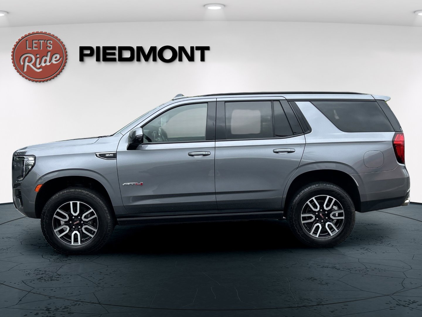 2022 Gmc Yukon AT4 photo 3