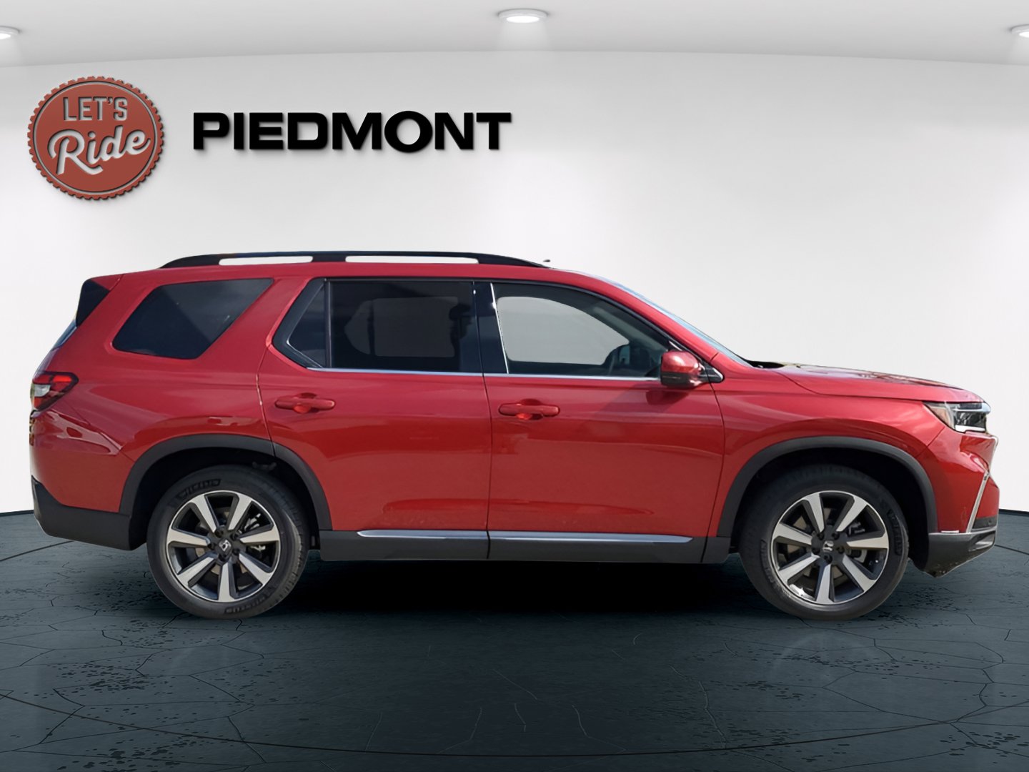 2025 Honda Pilot Touring photo 2