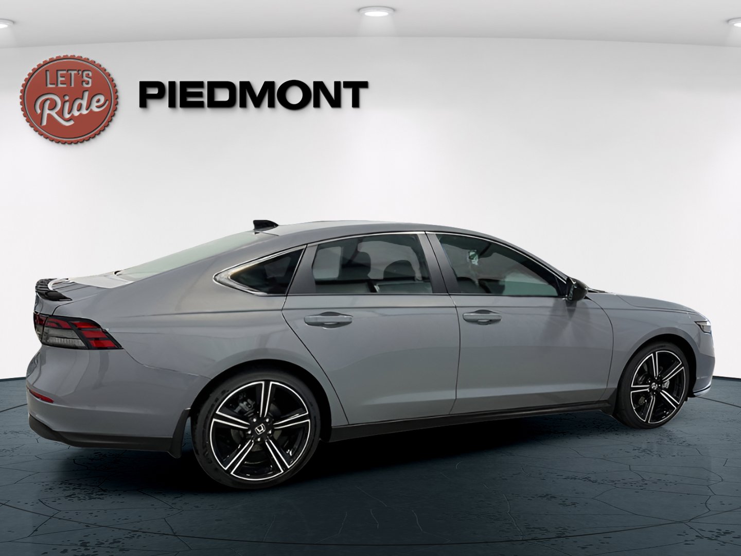 2025 Honda Accord Hybrid Sport photo 2