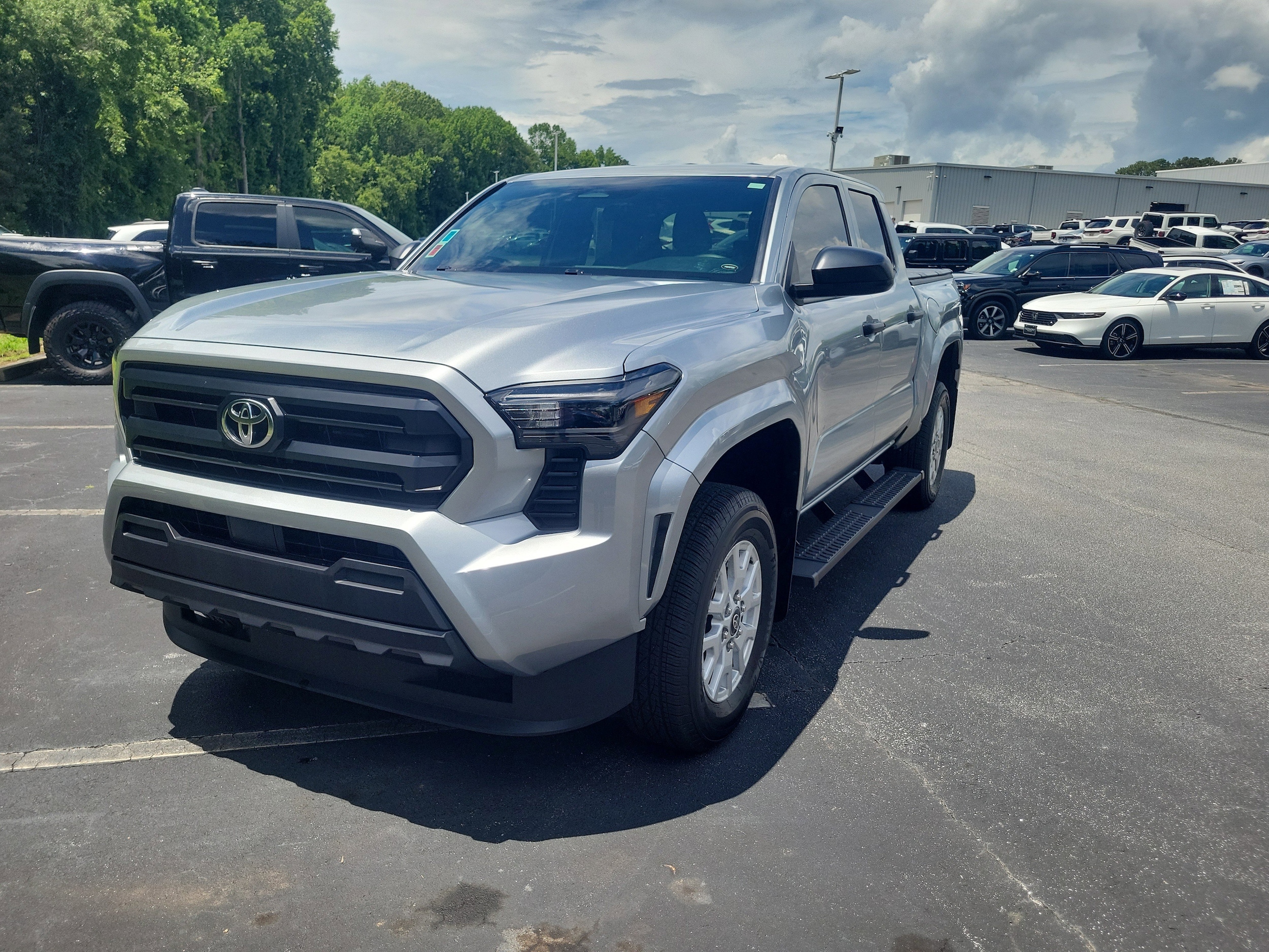 2025 Toyota Tacoma SR 4x2 Double Cab's photo
