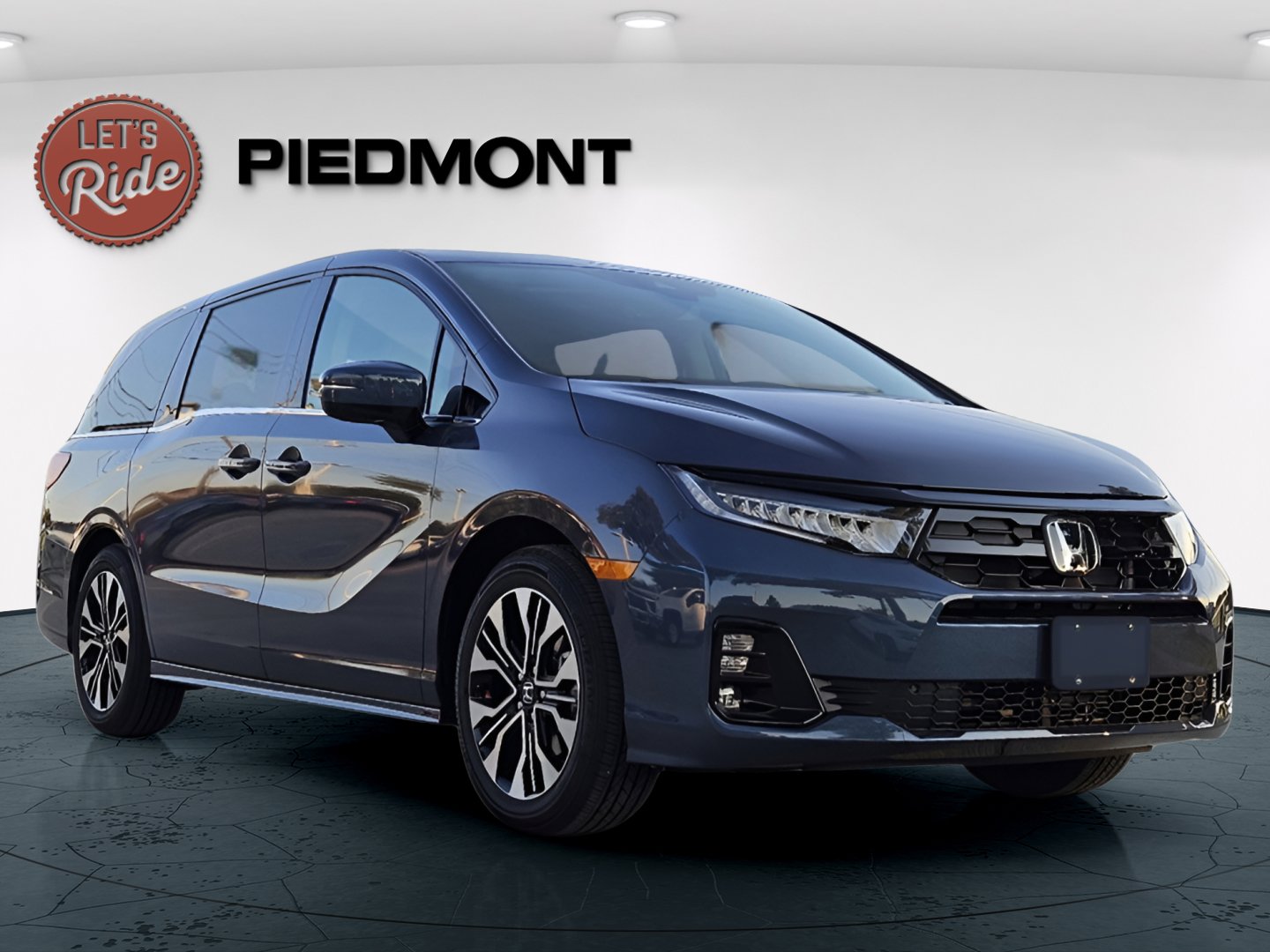 2026 Honda Odyssey Elite's photo