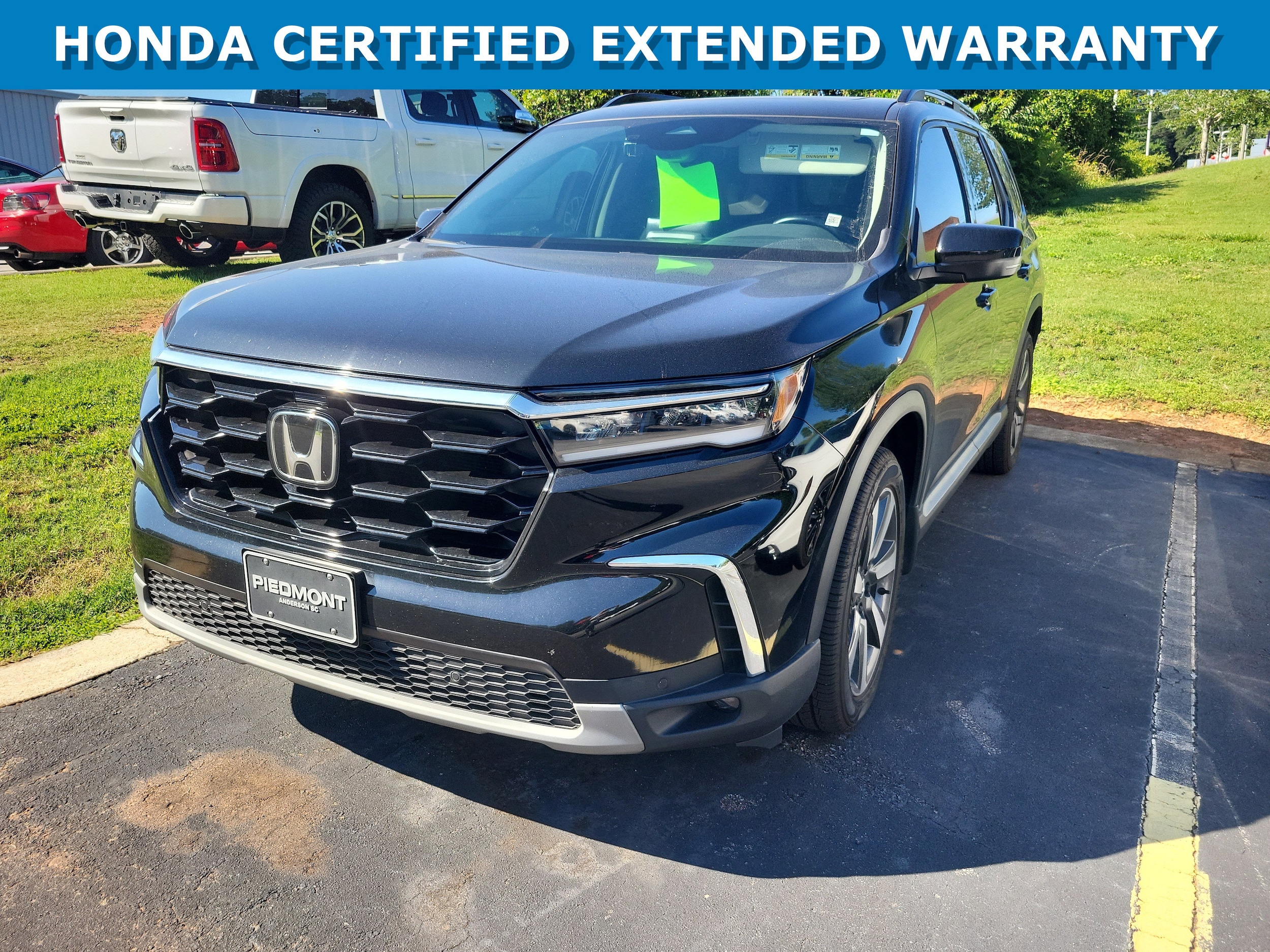 2025 Honda Pilot Touring 2WD's photo