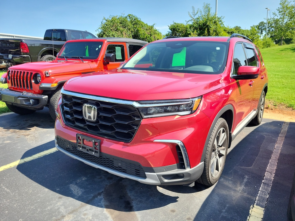 Used 2025 Honda Pilot Touring 2WD SUV