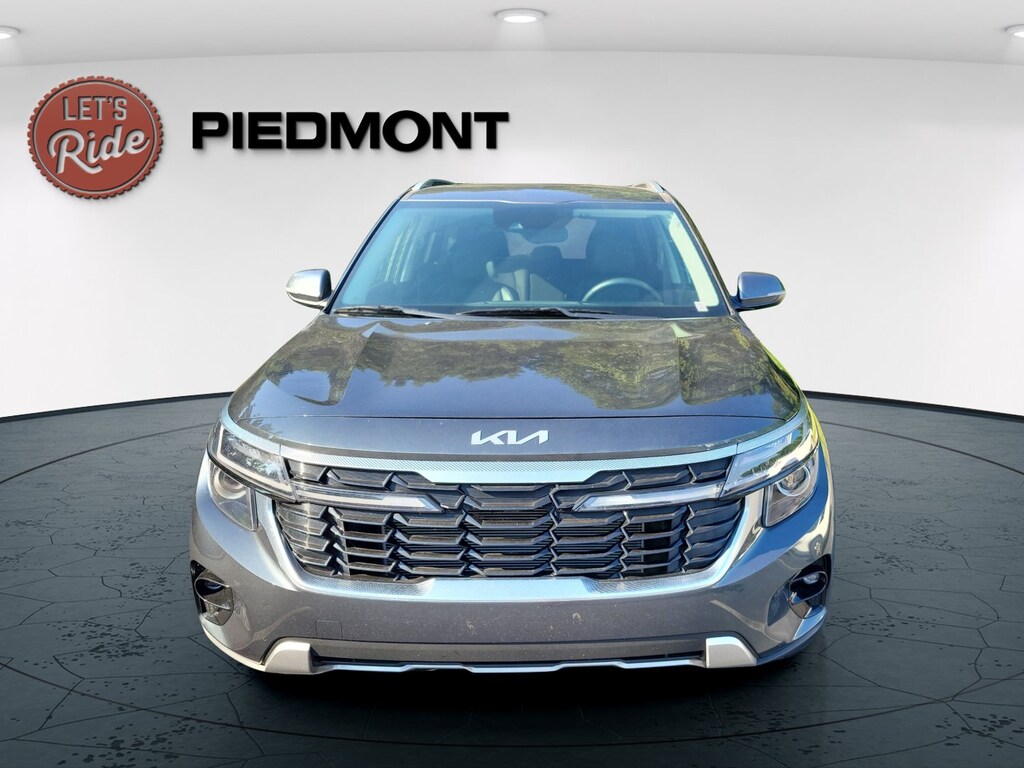 Used 2025 Kia Seltos EX IVT FWD SUV