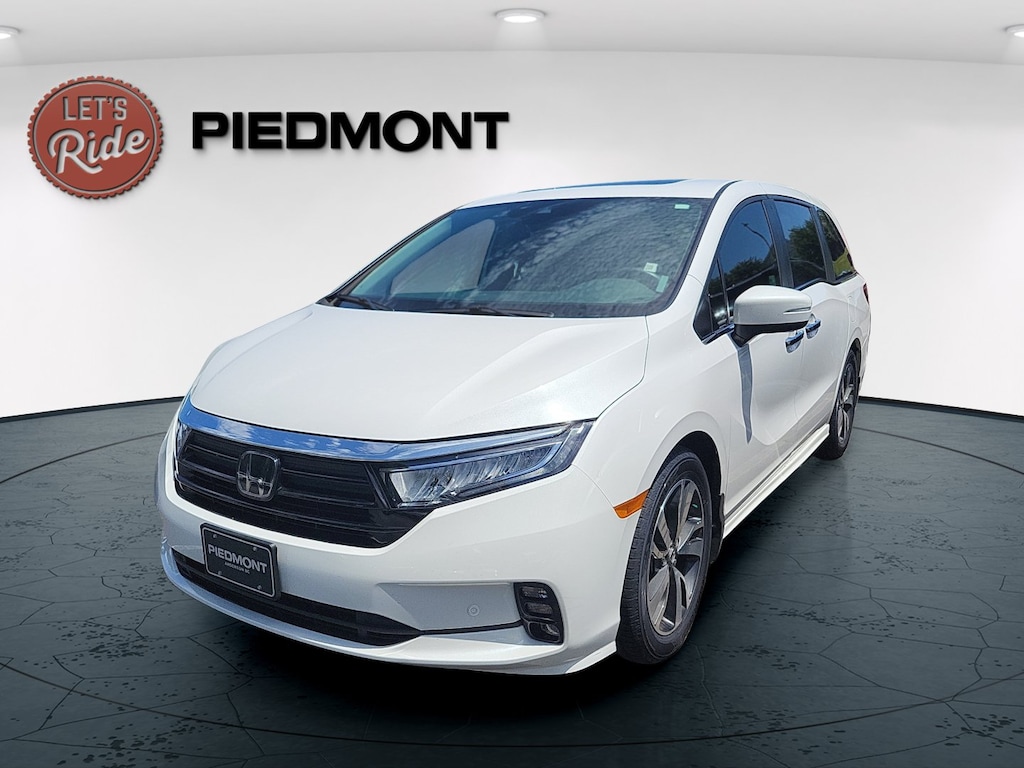 New 2023 Honda Odyssey Touring Van