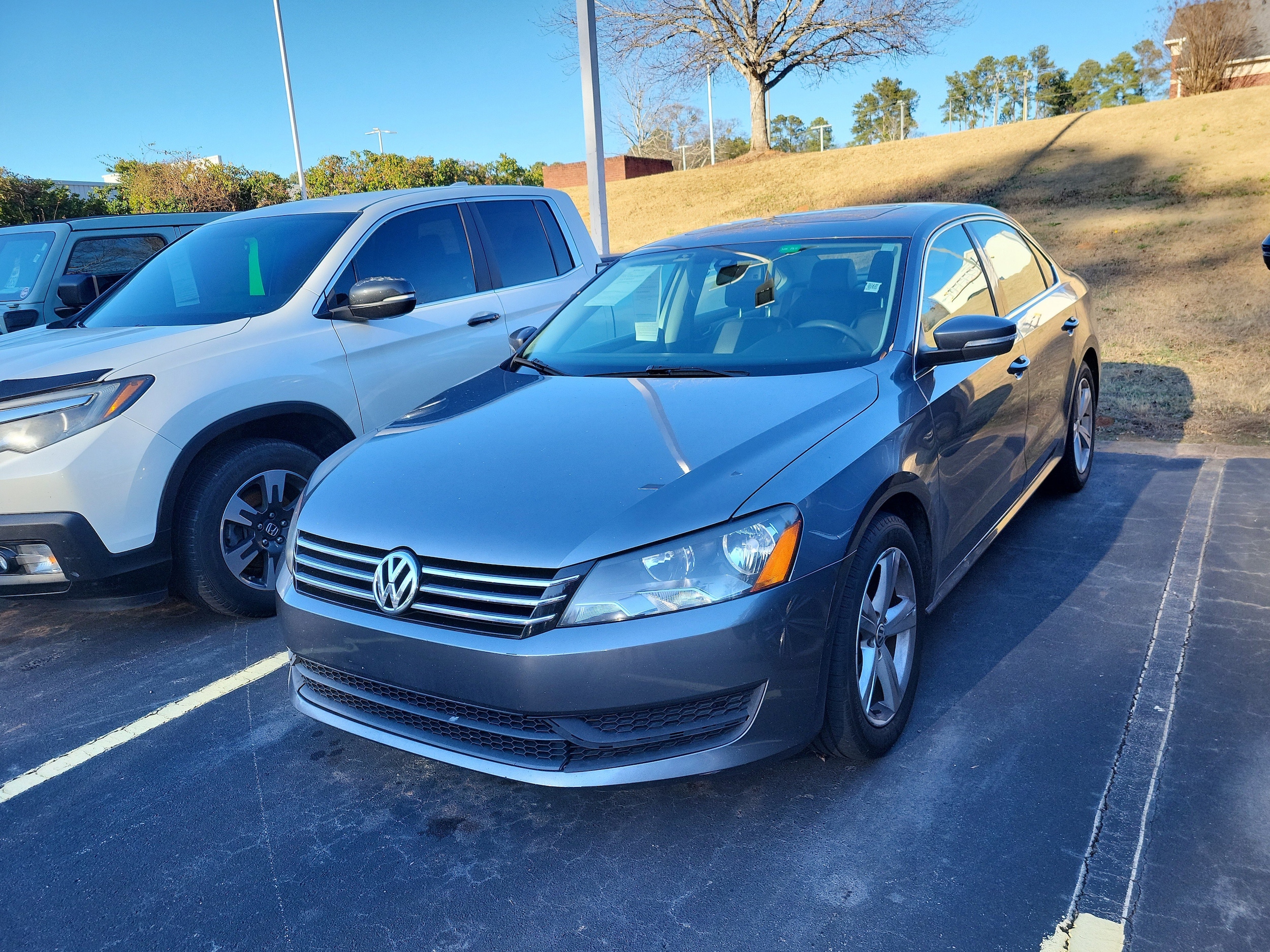 2013 Volkswagen Passat SE's photo