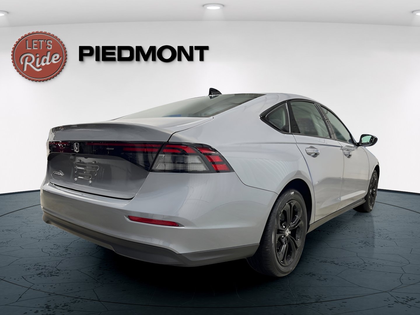 2025 Honda Accord SE photo 3