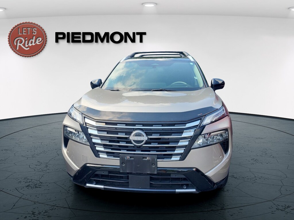 Used 2025 Nissan Rogue FWD Platinum SUV
