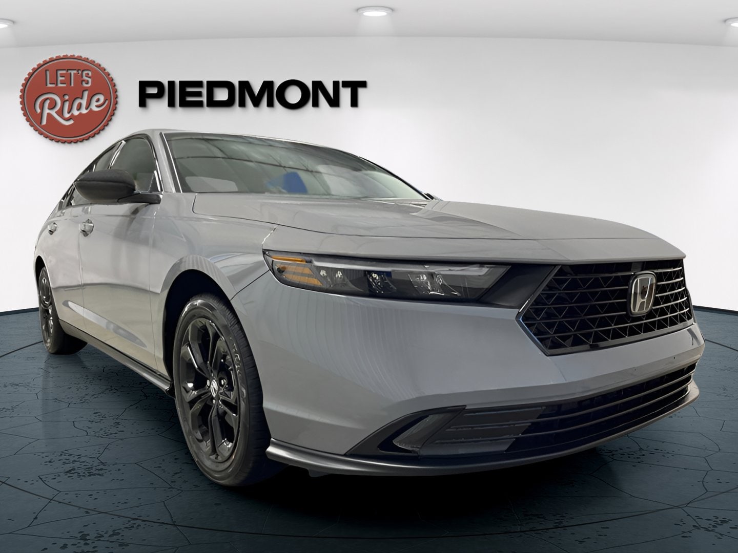 2025 Honda Accord SE's photo