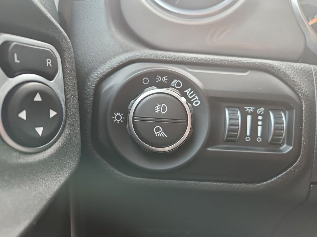 2021 Jeep Gladiator Overland - Photo 14