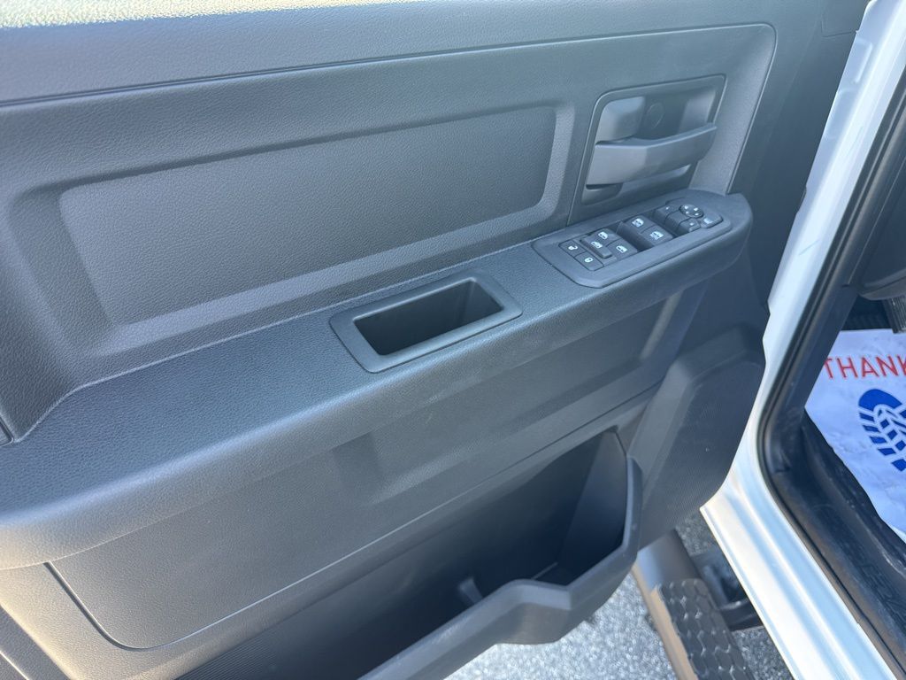 2026 RAM 3500 Tradesman - Photo 13