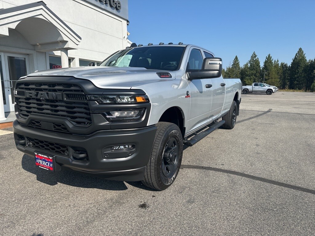 2026 Ram 3500 Tradesman photo 2