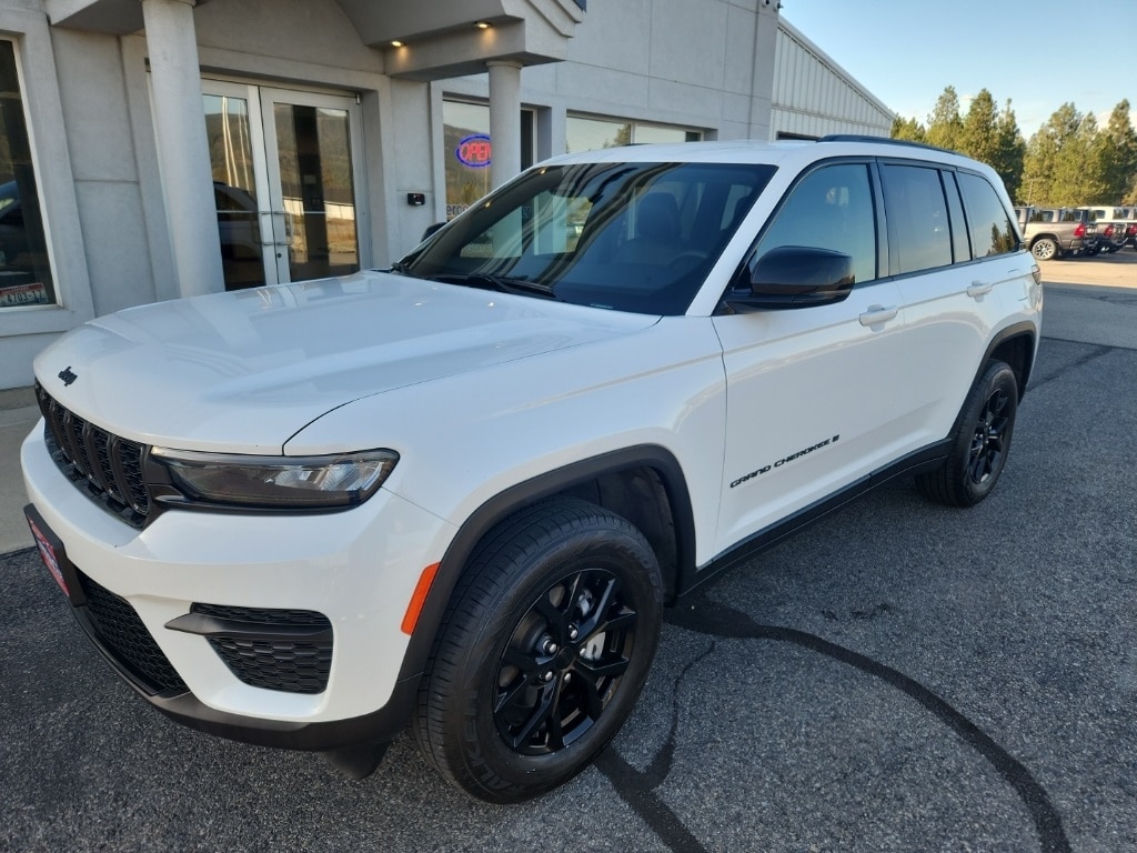 Certified 2024 Jeep Grand Cherokee Laredo SUV