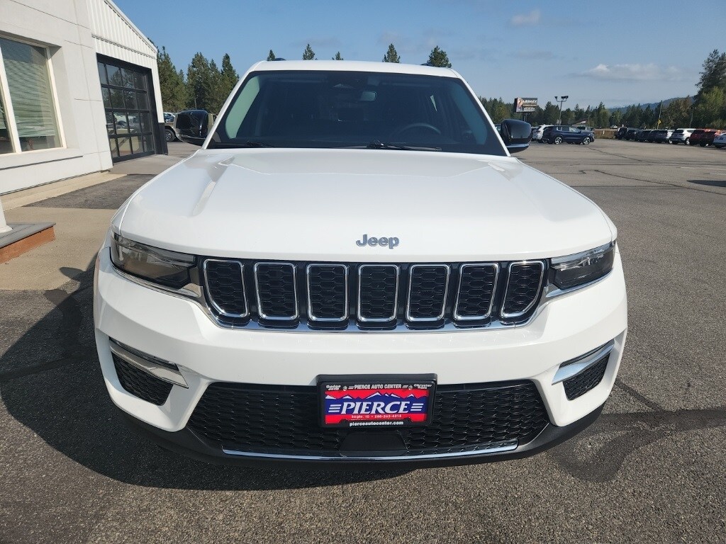 2025 Jeep Grand Cherokee Limited photo 2