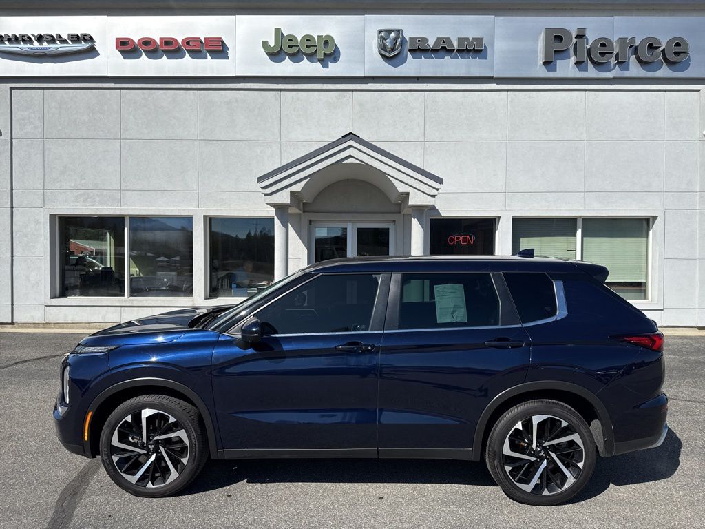 2022 Mitsubishi Outlander SE