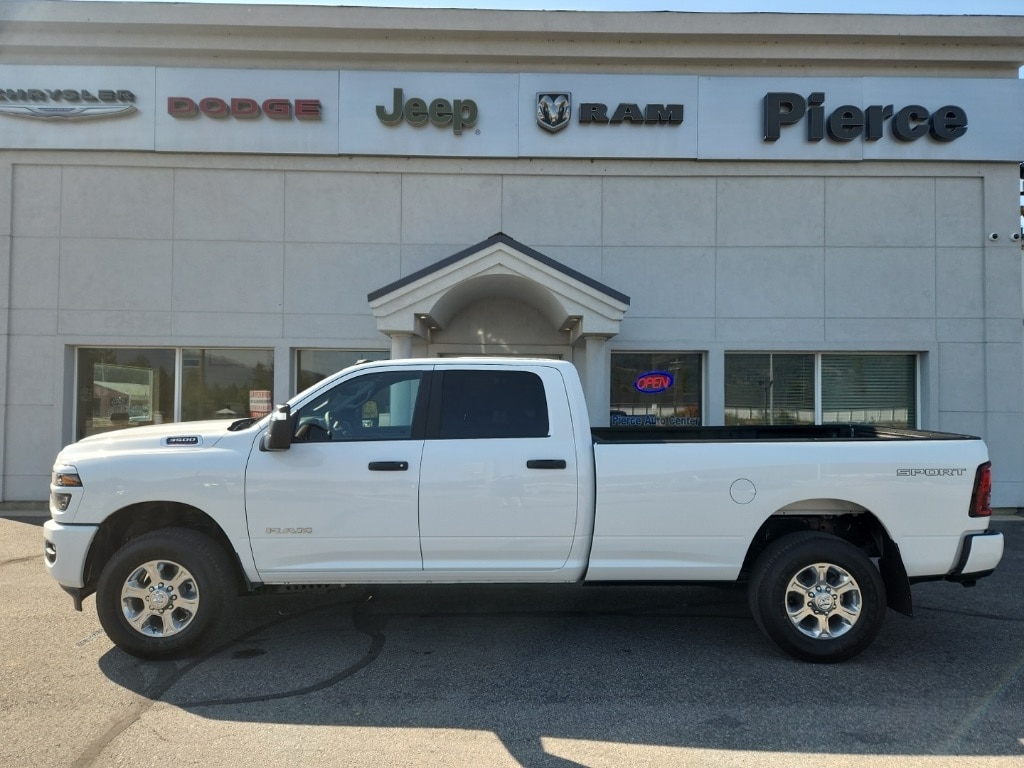 2026 RAM Ram 3500 Pickup Big Horn's photo