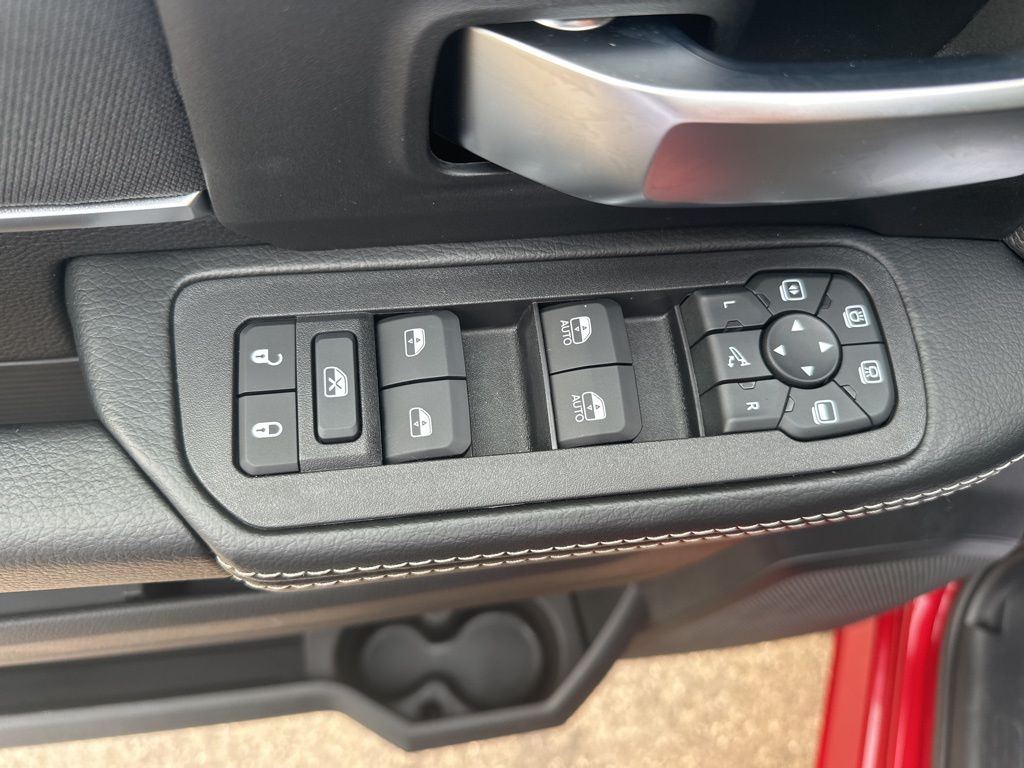 2026 RAM 3500 Big Horn - Photo 10