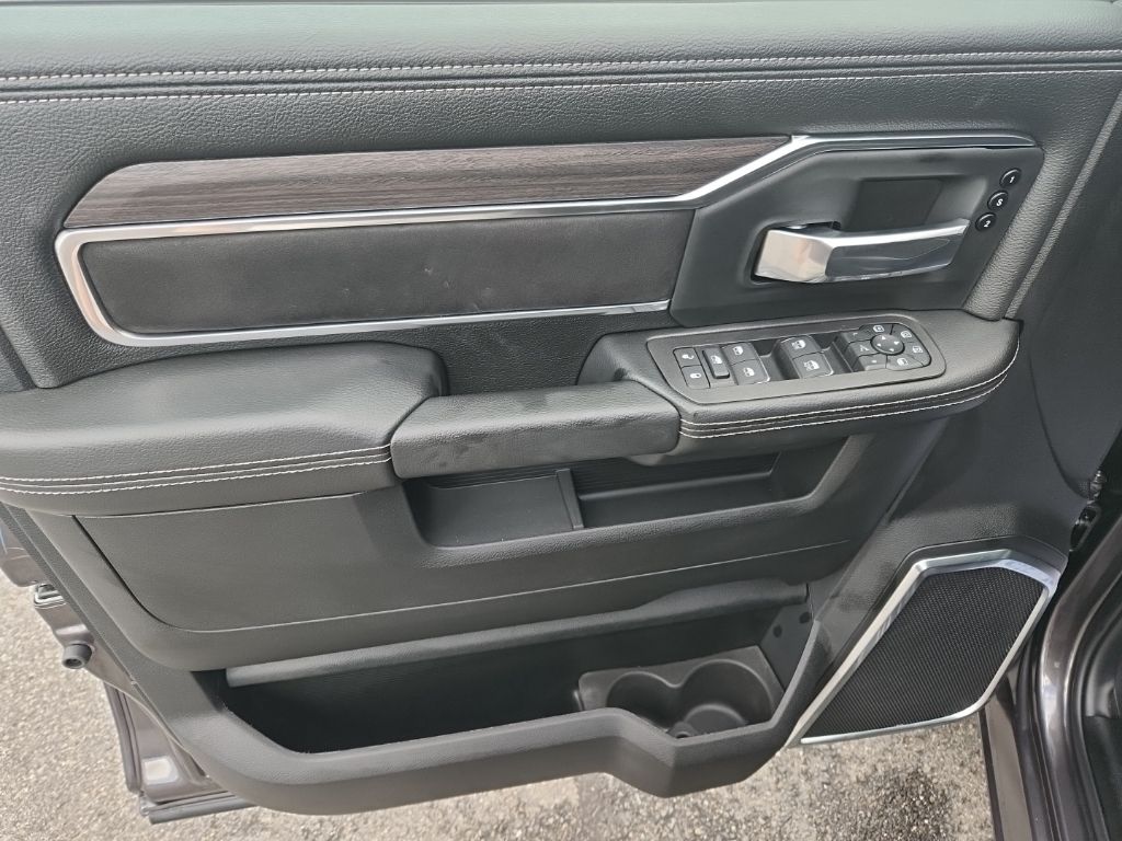 2026 RAM 3500 Laramie - Photo 13