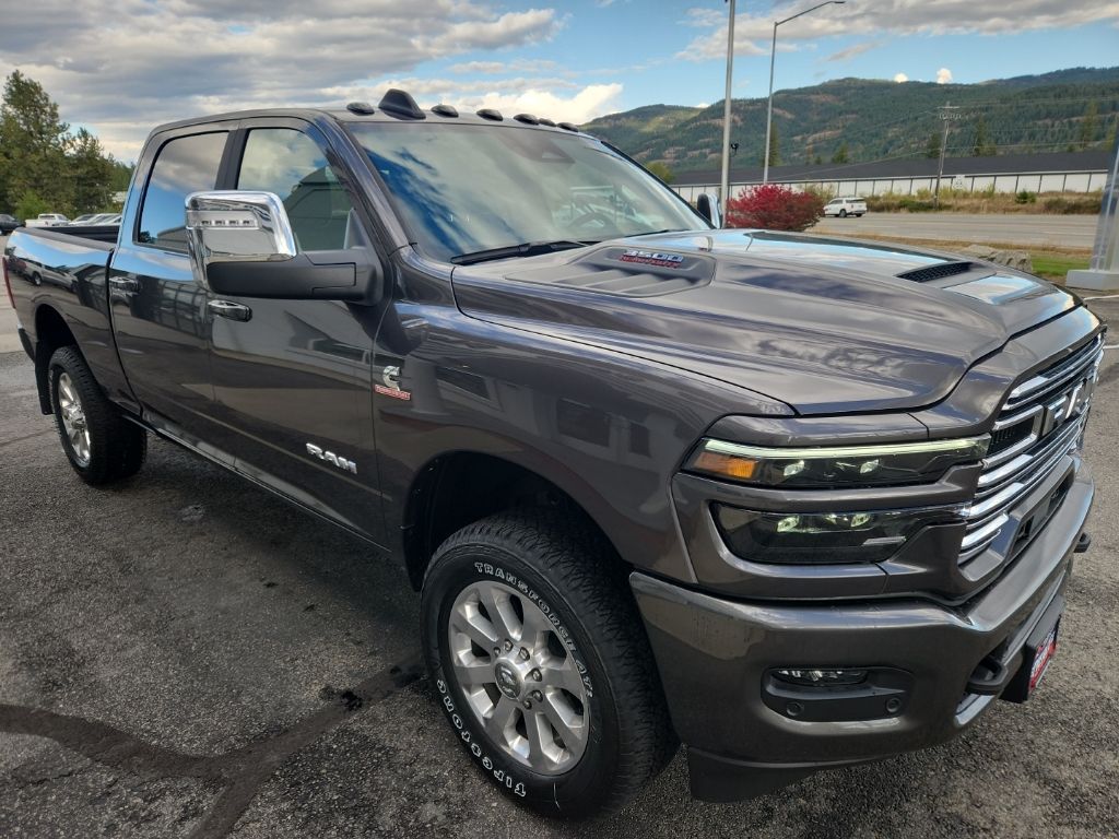 2026 RAM 3500 Laramie - Photo 4
