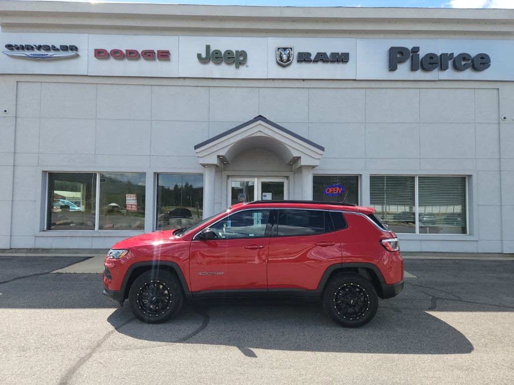 2024 Jeep Compass Latitude Lux 4X4's photo