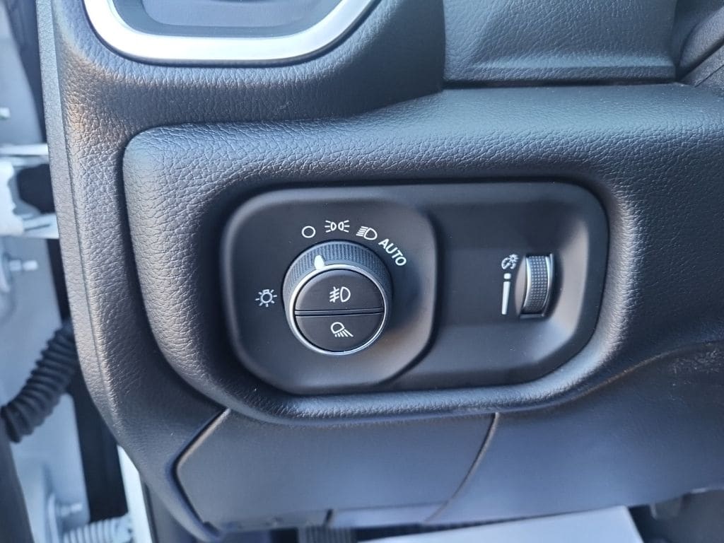 2026 RAM 3500 Big Horn - Photo 15