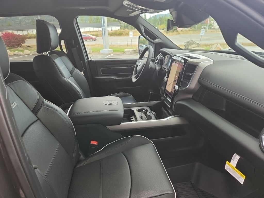 2026 RAM 3500 Laramie - Photo 24