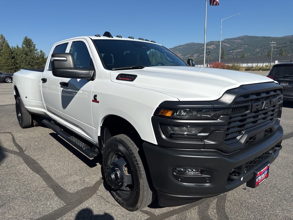 2026 Ram 3500 Tradesman photo 4