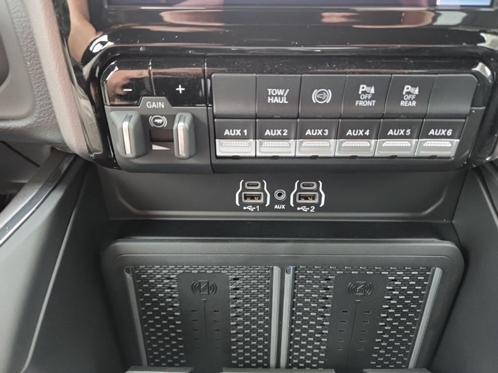 2026 RAM 3500 Laramie - Photo 22