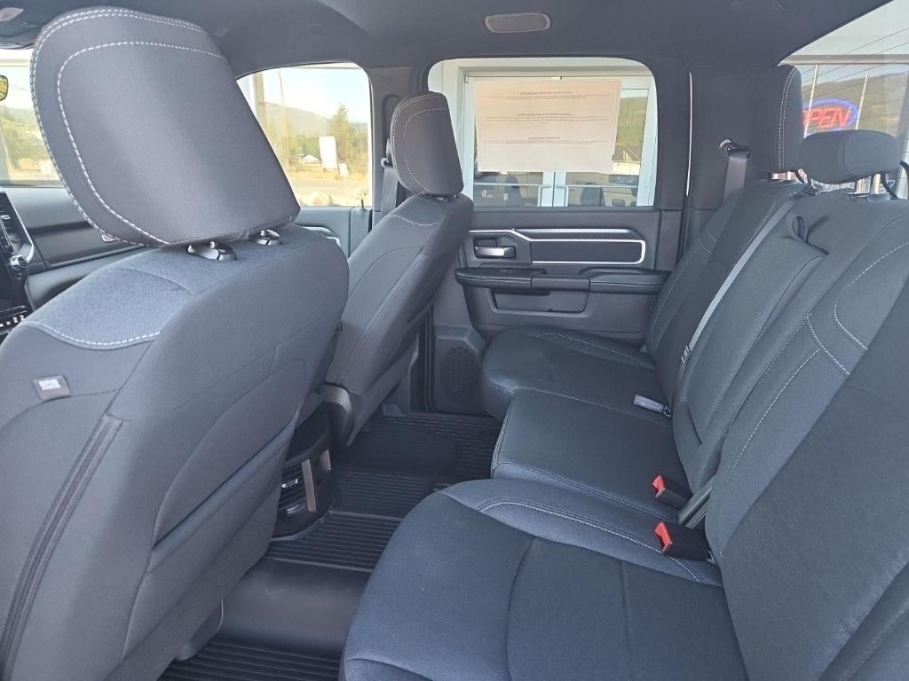 2026 RAM 3500 Big Horn - Photo 10