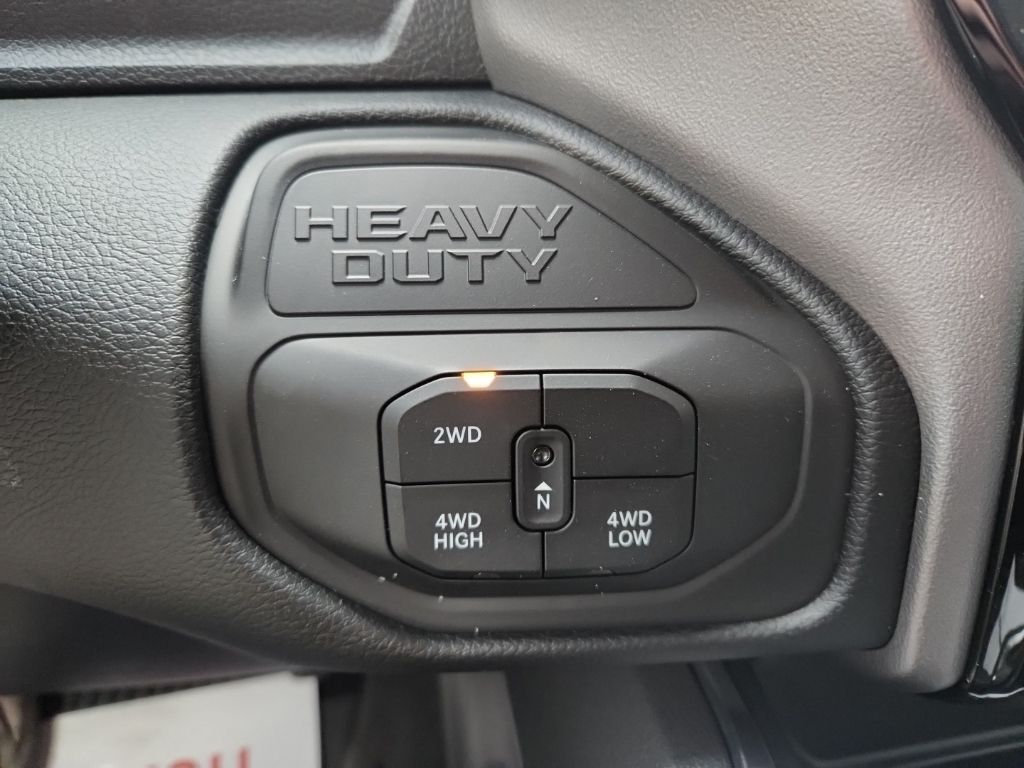 2026 RAM 3500 Laramie - Photo 18