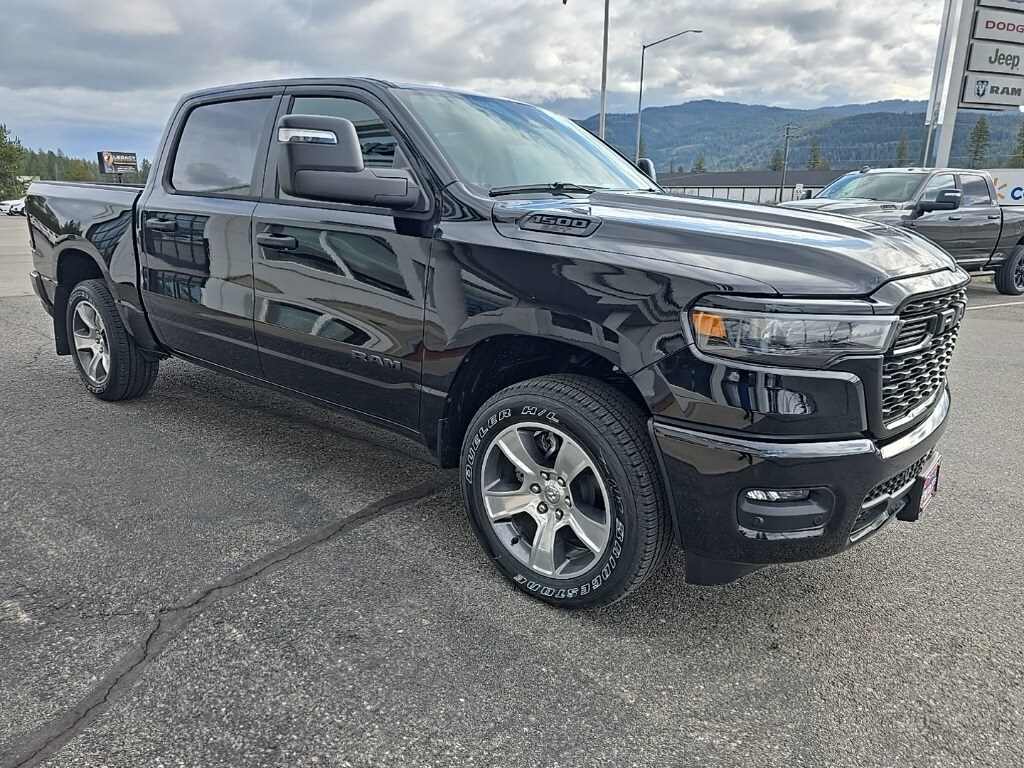 2025 Ram 1500 Tradesman photo 4