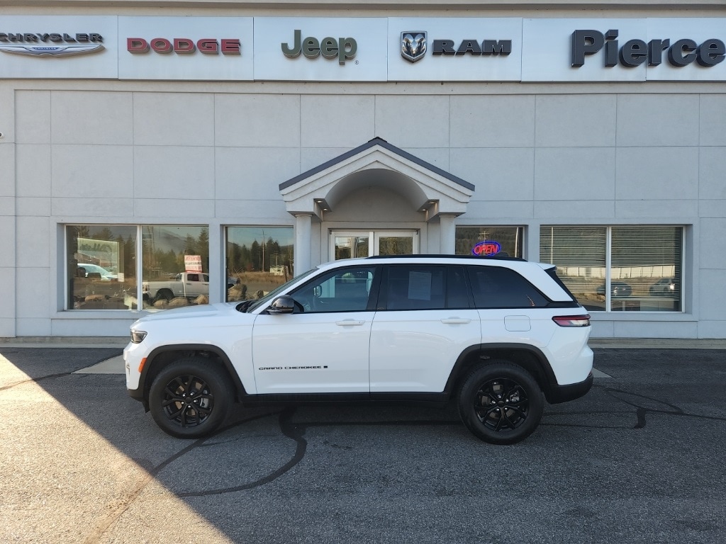 Certified 2024 Jeep Grand Cherokee Laredo SUV