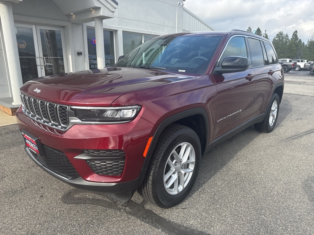 New 2025 Jeep Grand Cherokee Laredo Sport Utility
