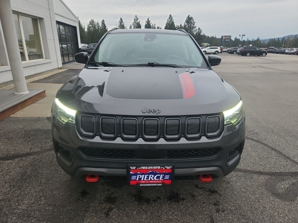 2022 Jeep Compass Trailhawk photo 2