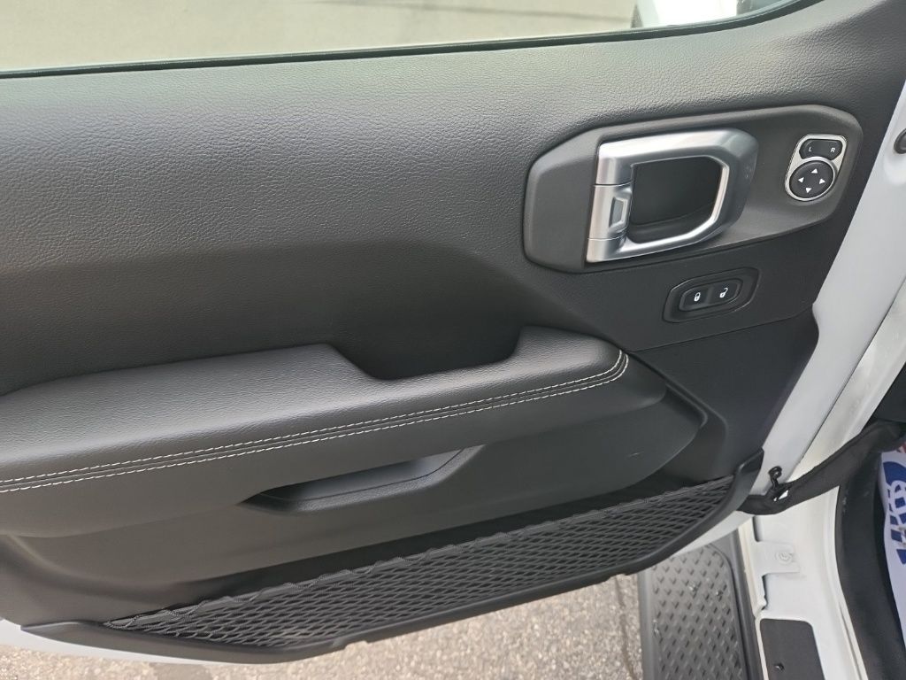 2021 Jeep Gladiator Overland - Photo 13