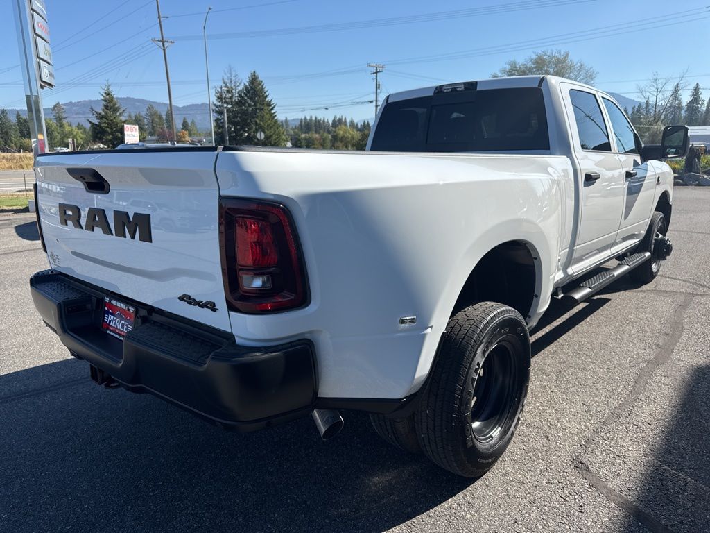 2026 RAM 3500 Tradesman - Photo 6