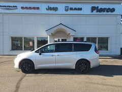 2026 Chrysler Pacifica LIMITED AWD Passenger Van