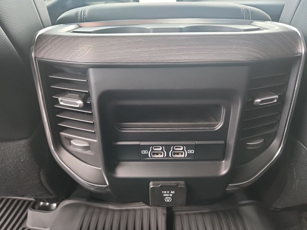 2026 RAM 3500 Laramie - Photo 11