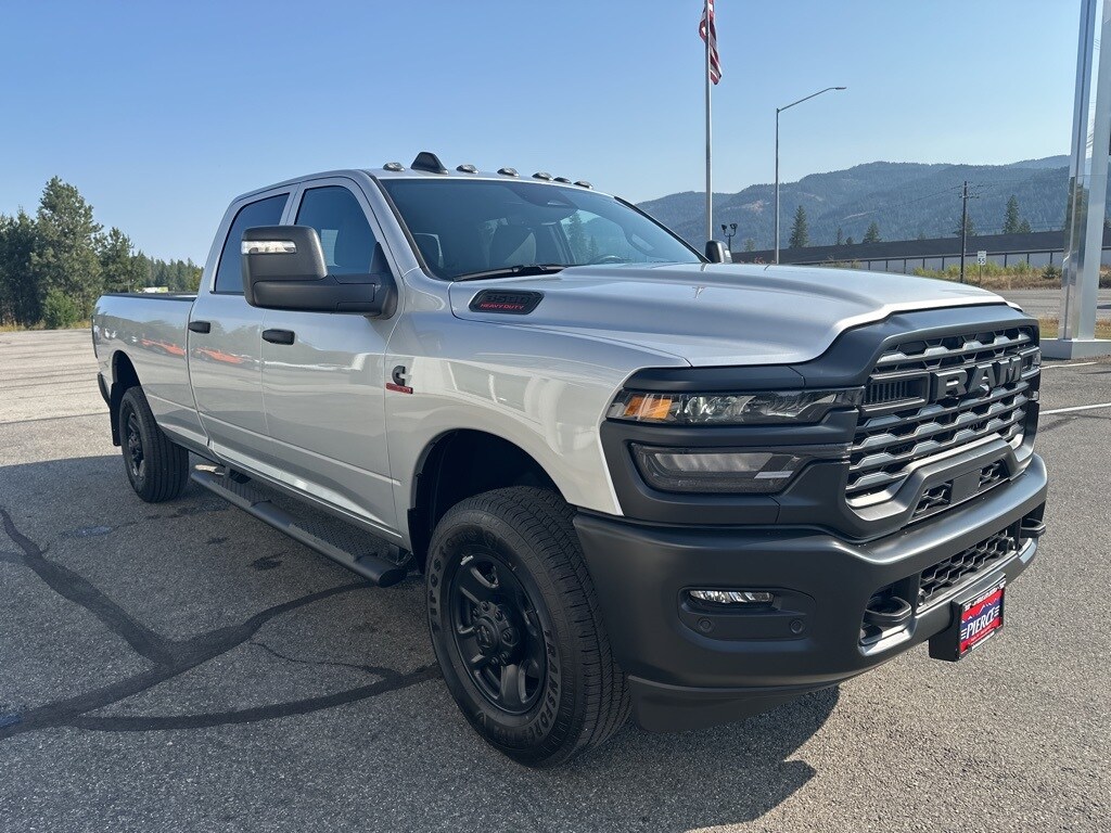 2026 Ram 3500 Tradesman photo 4