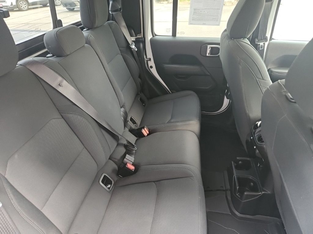 2021 Jeep Gladiator Overland - Photo 22